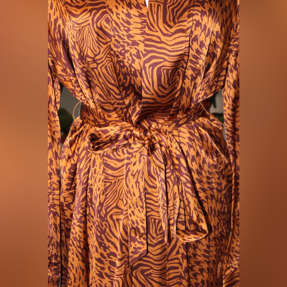 Tell Your Friends 100% Silk Patterned Kimono - Picture 6 of 9